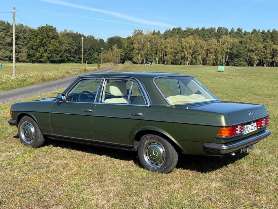 Imagen 2/34 de Mercedes-Benz 230 E (1983)
