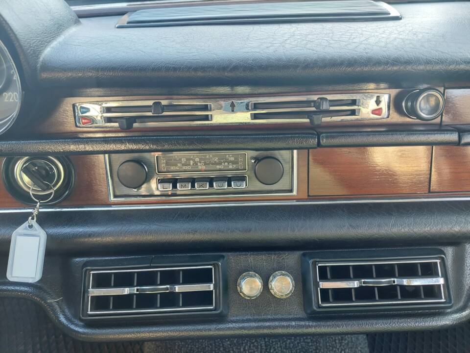 Imagen 12/14 de Mercedes-Benz 280 SE (1968)