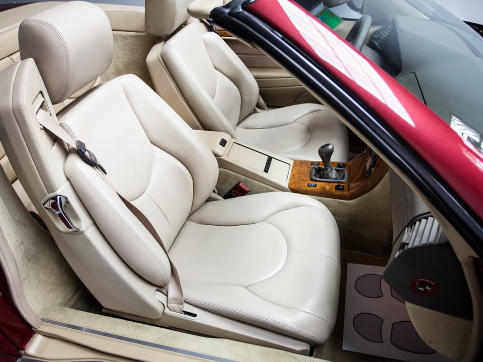 Image 18/45 of Mercedes-Benz SL 280 "Final Edition" (2001)