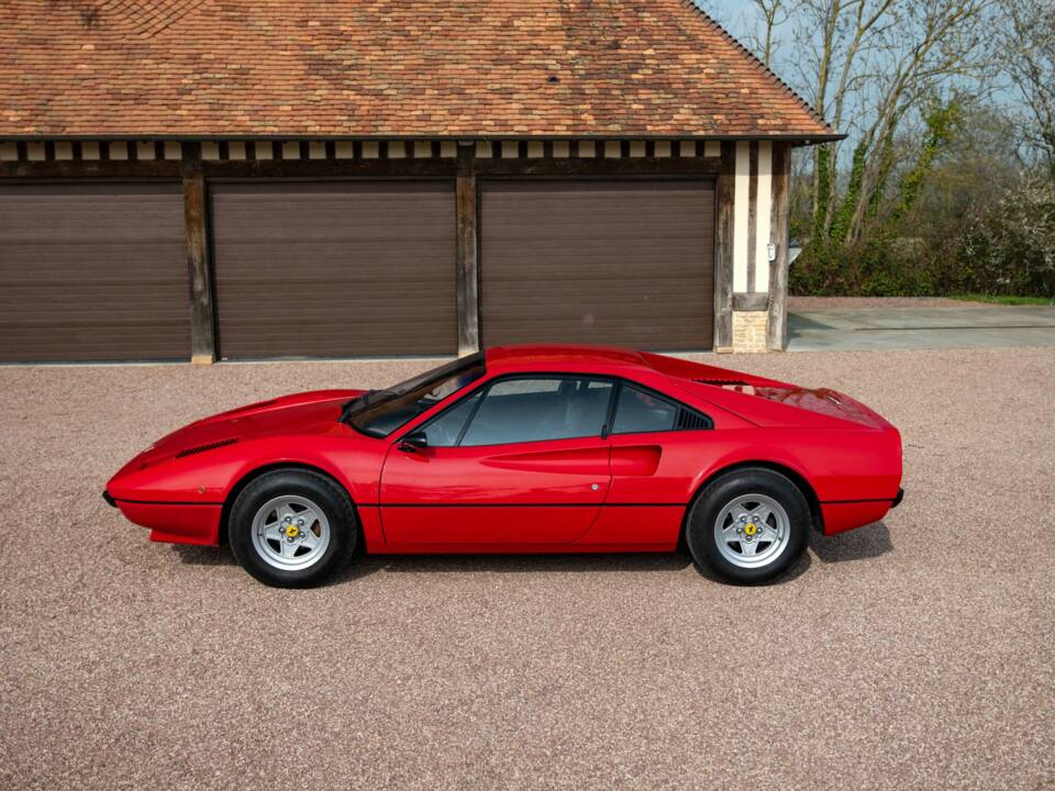 Image 16/42 of Ferrari 308 GTB (1976)