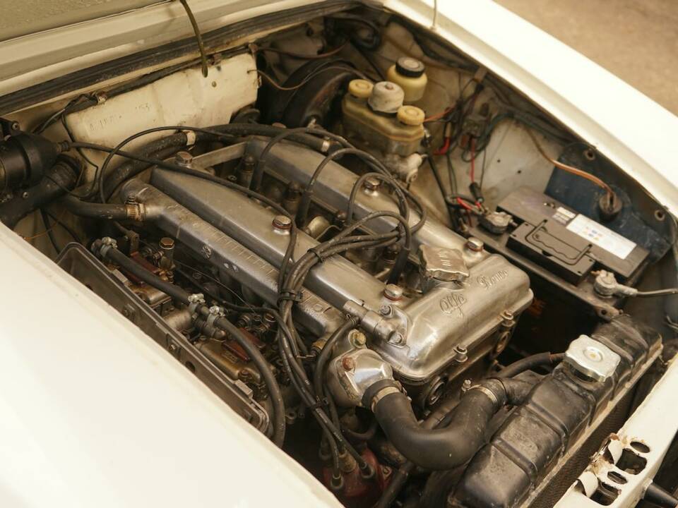 Image 56/100 of Alfa Romeo Giulia Nuova Super 1300 (1977)