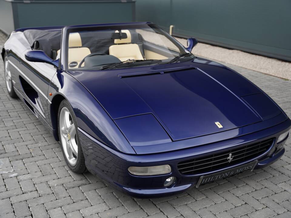 Image 42/50 de Ferrari F 355 Spider (1998)