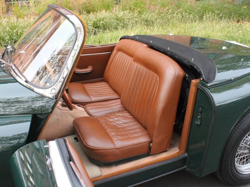 Image 11/20 of Jaguar XK 150 3.8 S OTS (1959)