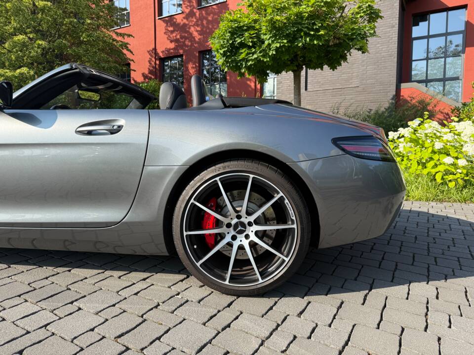 Image 13/40 of Mercedes-Benz SLS AMG GT Roadster (2013)