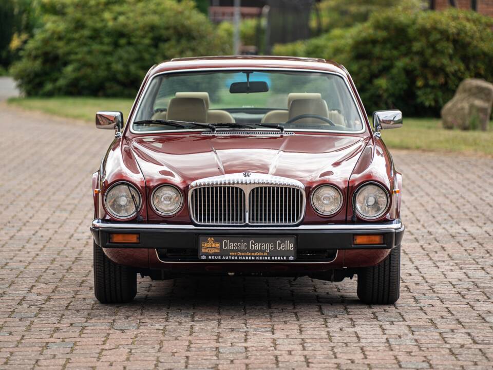 Bild 6/46 von Jaguar XJ 12 (1991)