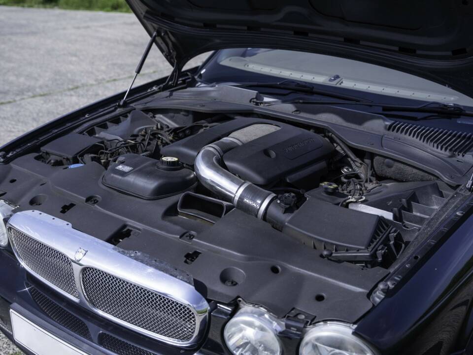 Obraz 46/50 pojazdu Jaguar XJR Super V8 (2004)