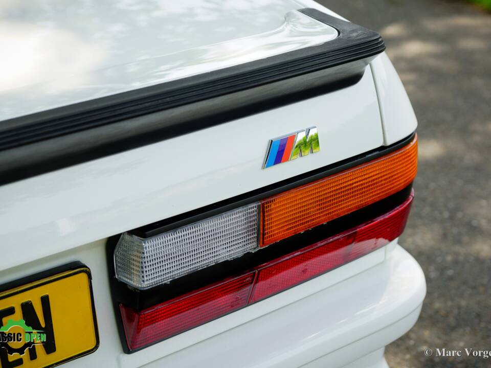 Image 41/51 of BMW M 535i (1985)