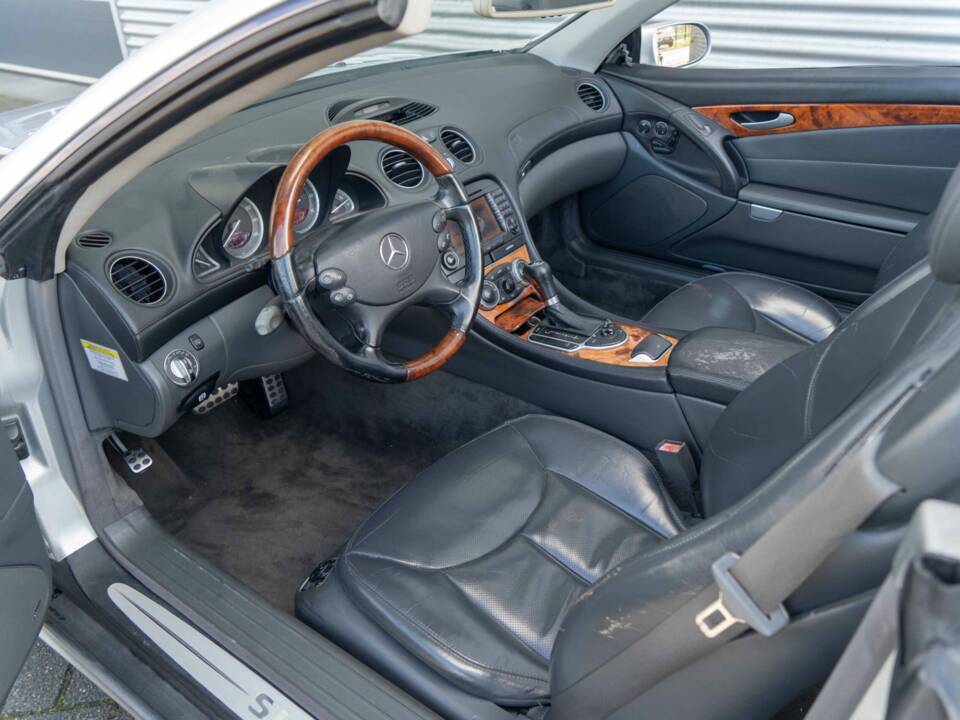 Image 6/6 de Mercedes-Benz SL 500 (2006)