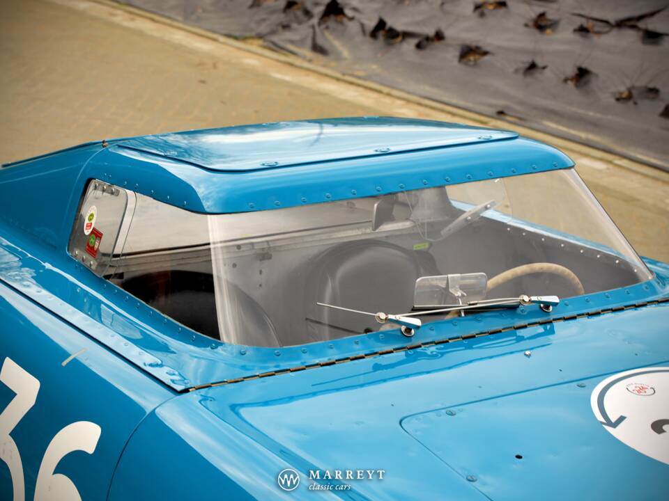 Image 33/43 of Autobleu 750 MM (1954)