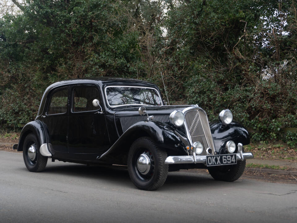 Afbeelding 1/13 van Citroën Traction Avant 15&#x2F;6 (1951)