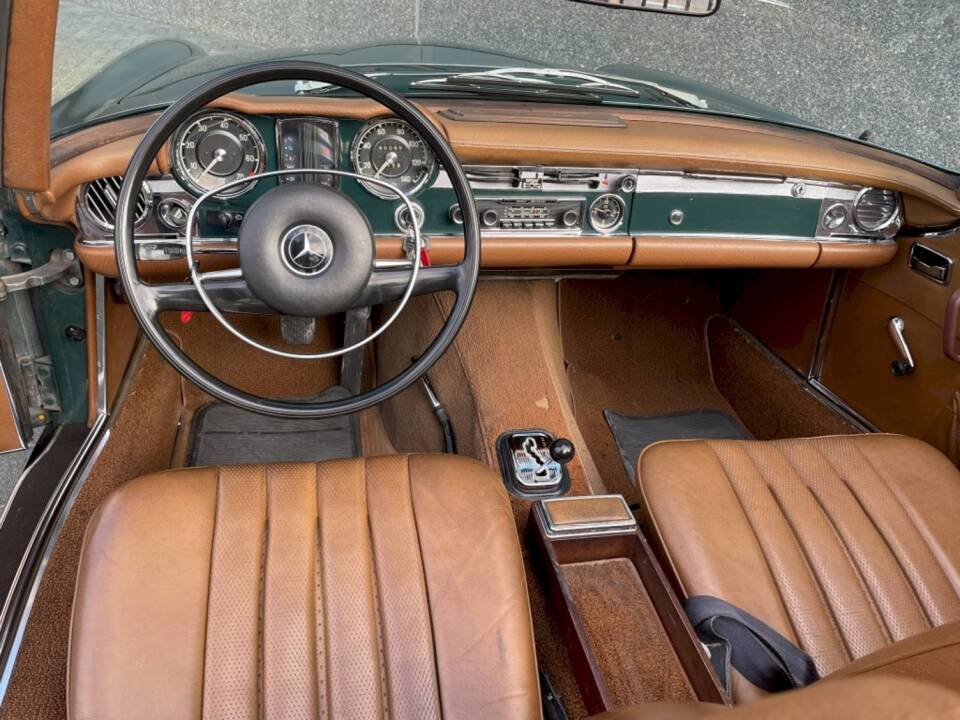 Image 14/37 of Mercedes-Benz 280 SL (1970)