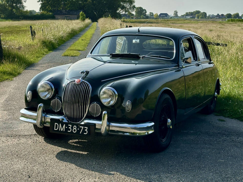Imagen 2/8 de Jaguar Mk II 2.4 (1959)