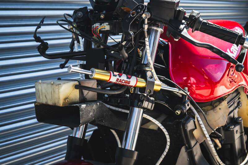 Image 23/50 of Kawasaki GPX 750R (1987)