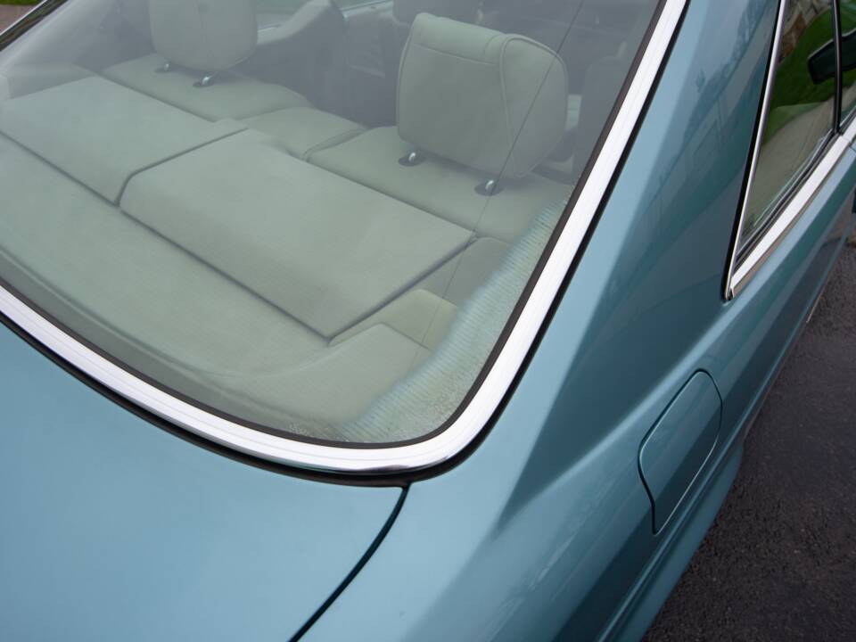 Image 30/31 de Mercedes-Benz 420 SEC (1990)