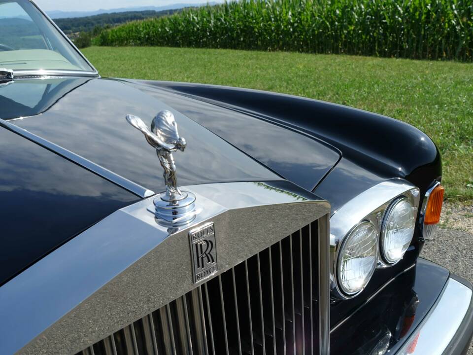 Afbeelding 3/27 van Rolls-Royce Corniche (1976)