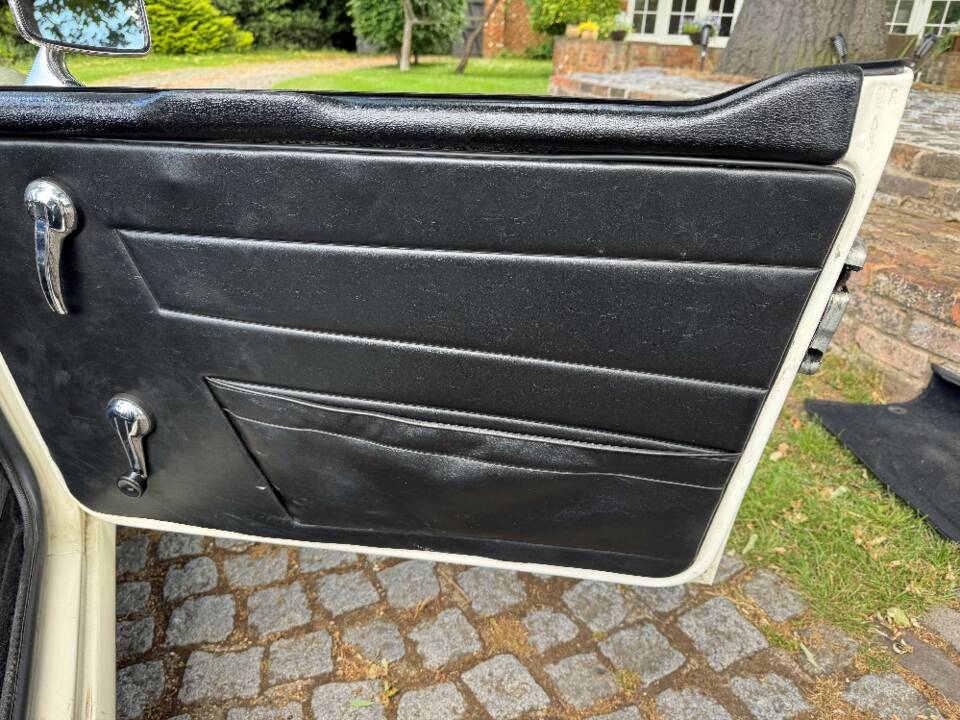 Image 23/30 of Triumph TR 6 PI (1970)