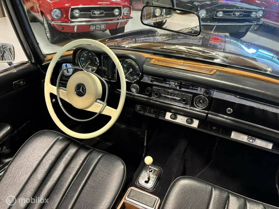 Image 12/19 of Mercedes-Benz 280 SL (1968)