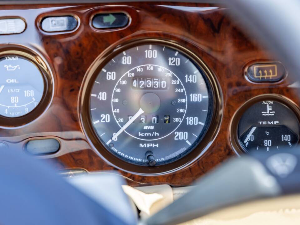 Afbeelding 8/40 van Aston Martin V8 Vantage Volante X-Pack (1989)