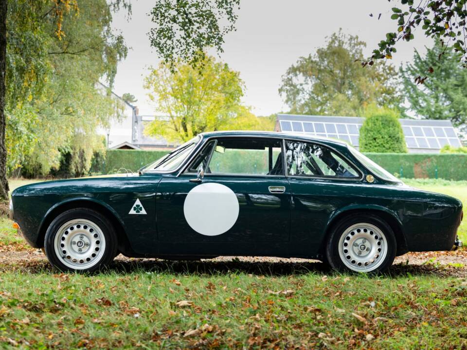 Image 5/20 of Alfa Romeo 1750 Berlina (1969)