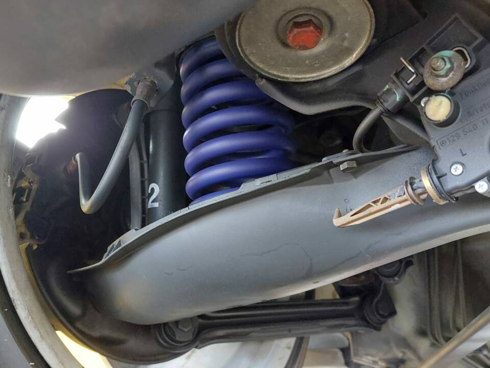 Afbeelding 30/43 van Mercedes-Benz 320 CE (1993)