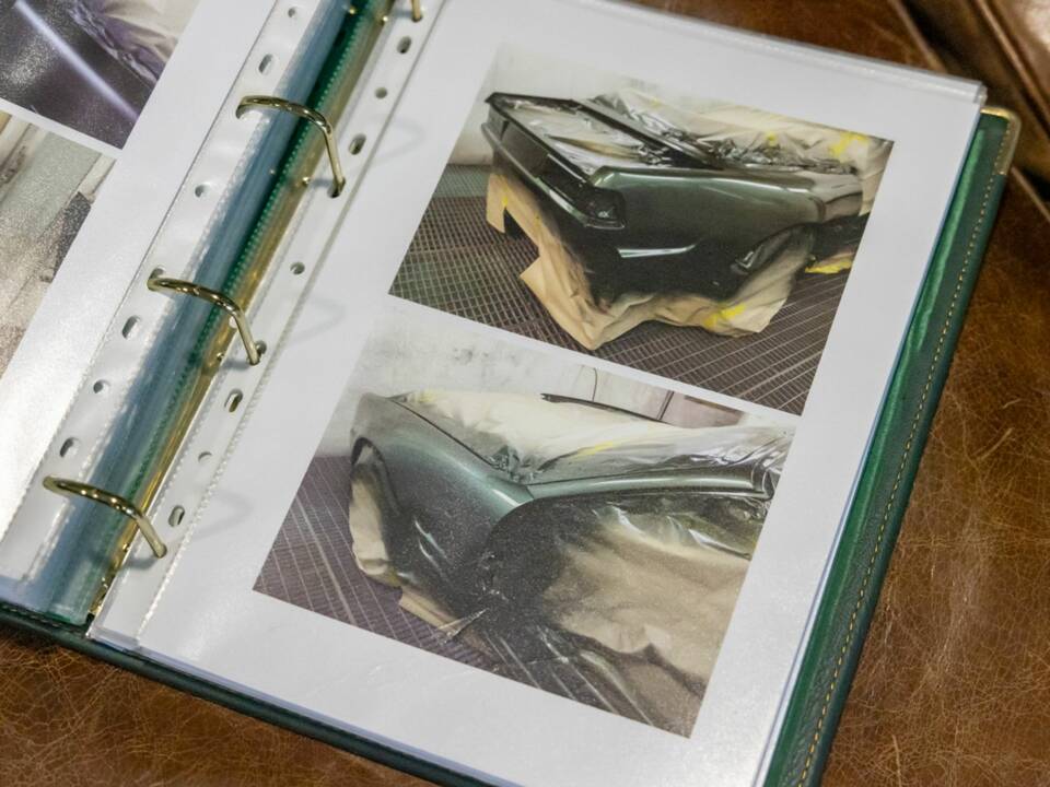Bild 48/50 von Aston Martin Virage Volante (1992)