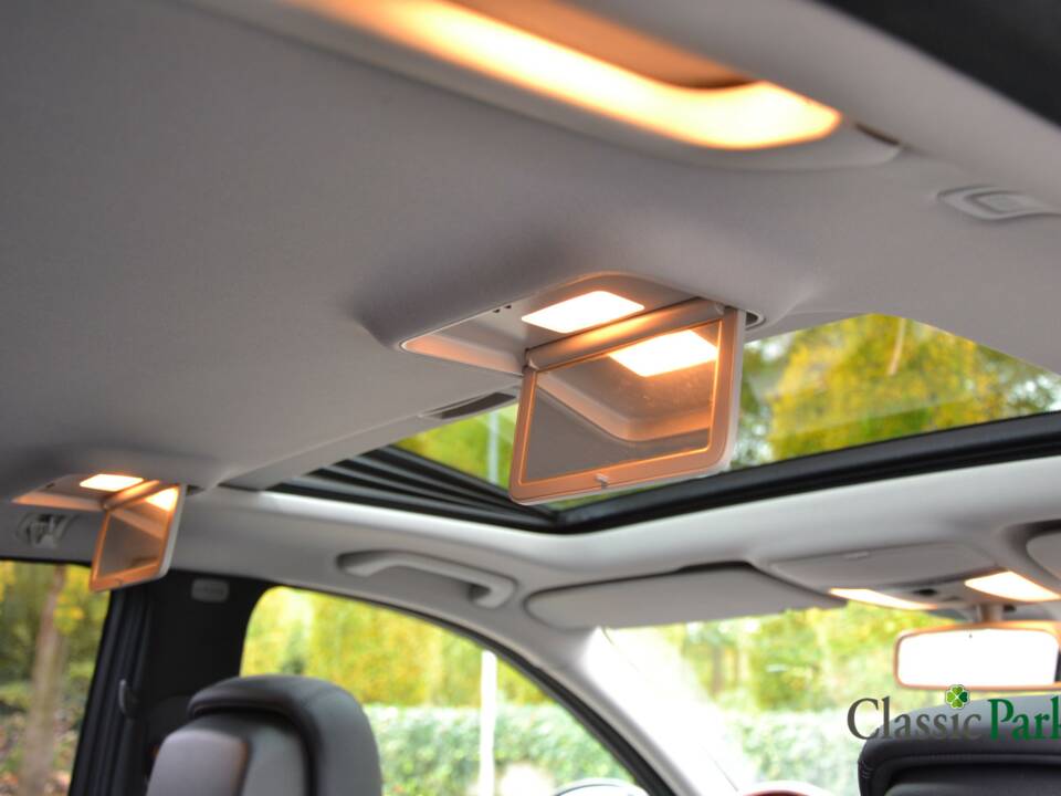 Image 35/50 of Mercedes-Benz S 500 (2006)