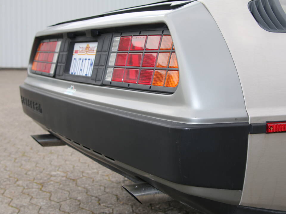 Image 55/92 of DeLorean DMC-12 (1982)