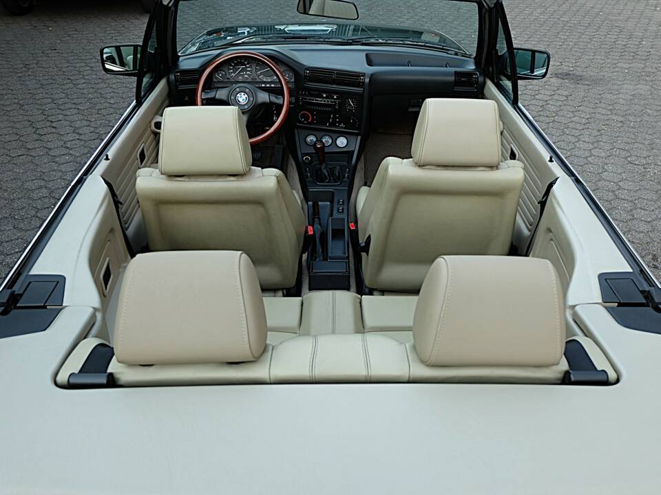 Immagine 15/48 di BMW 325i (1986)
