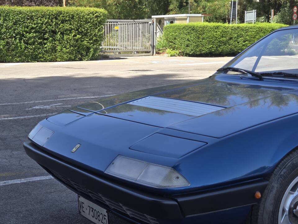 Image 27/77 of Ferrari 365 GT4 2+2 (1975)
