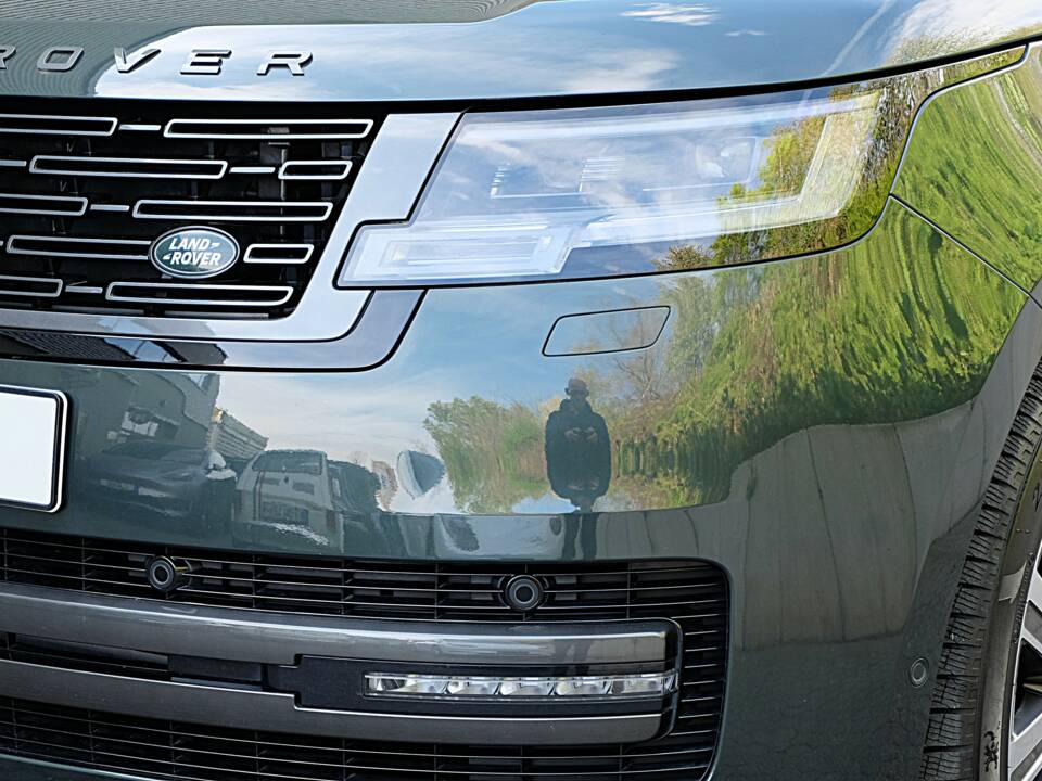 Image 21/61 of Land Rover Range Rover D350 (2025)