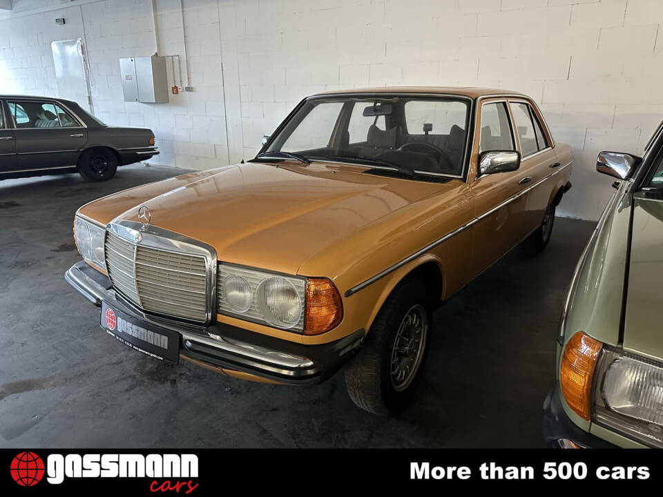 Image 2/15 de Mercedes-Benz 300 D (1977)