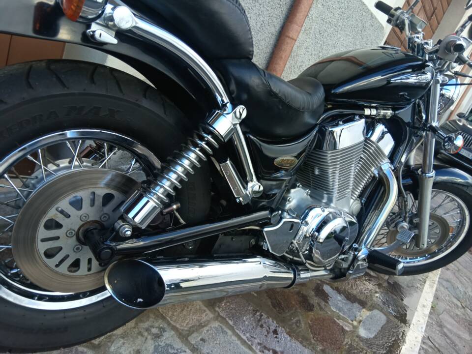 Image 2/4 of Suzuki VS 1400GL Intruder (1996)