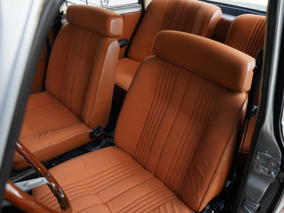 Imagen 44/50 de Alfa Romeo Giulia Nuova Super 1300 (1978)