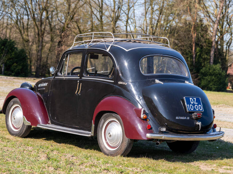 Image 35/35 of SIMCA 8 - 1200 (1951)