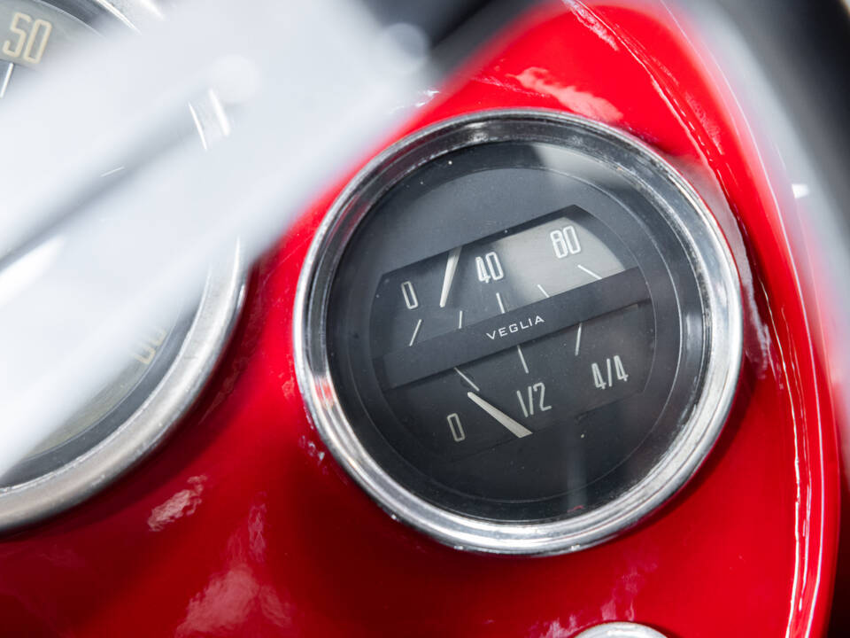 Image 15/39 of Alfa Romeo 2000 Spider (1960)