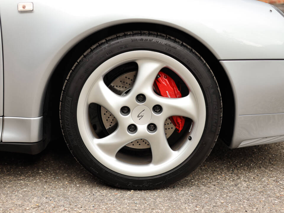 Image 43/90 de Porsche 911 Carrera 4S (1996)