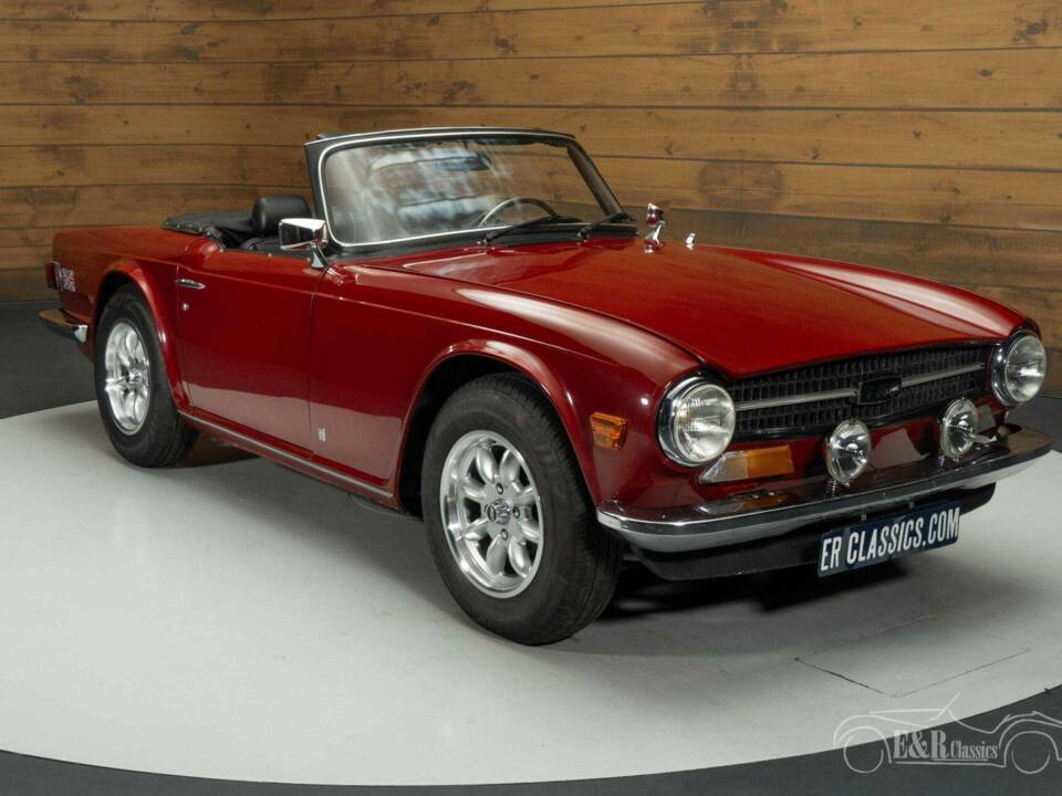 Image 17/19 of Triumph TR 6 (1974)