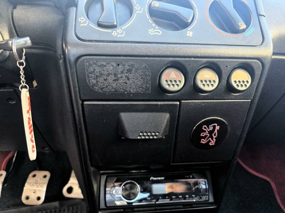 Imagen 12/25 de Peugeot 205 Rallye 1.3 (1991)