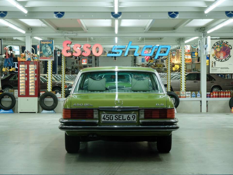 Image 11/50 de Mercedes-Benz 450 SEL 6,9 (1976)