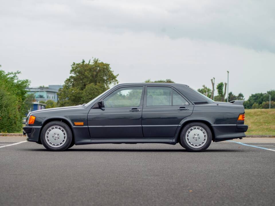 Bild 2/27 von Mercedes-Benz 190 E 2.3-16 (1985)