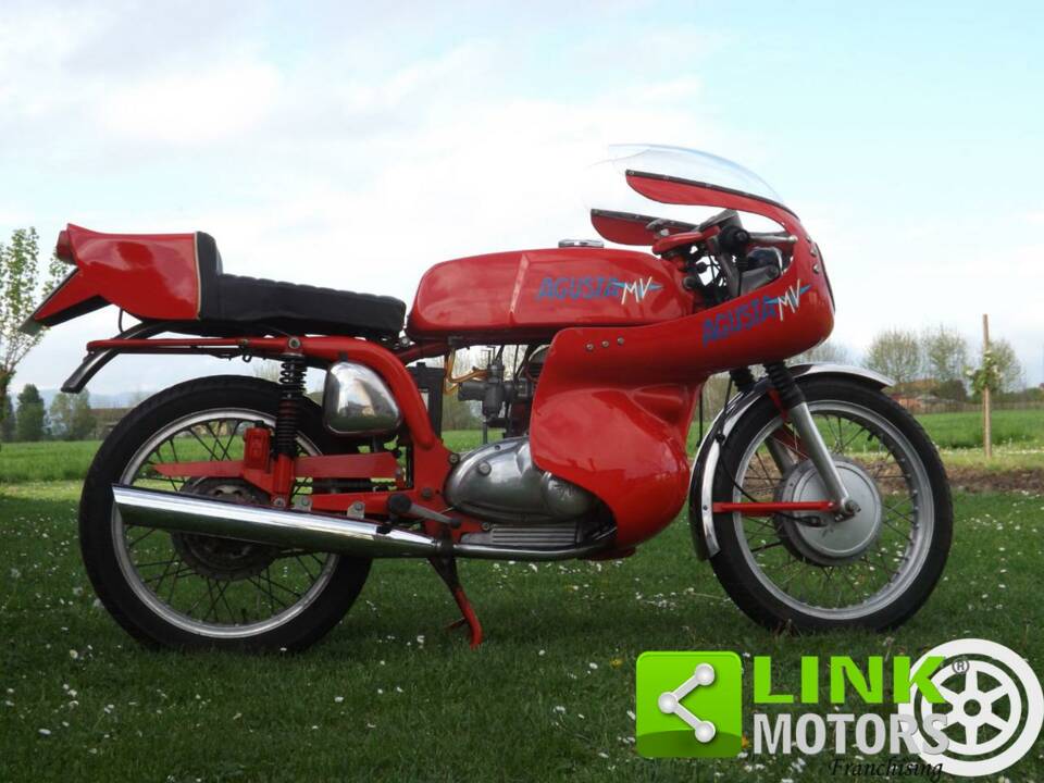 Image 6/10 of MV Agusta DUMMY (1972)