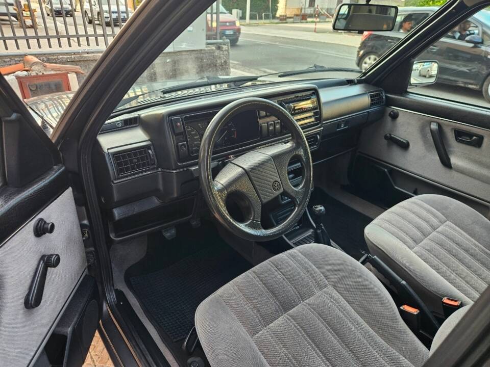 Bild 27/91 von Volkswagen Golf II 1.6 (1990)