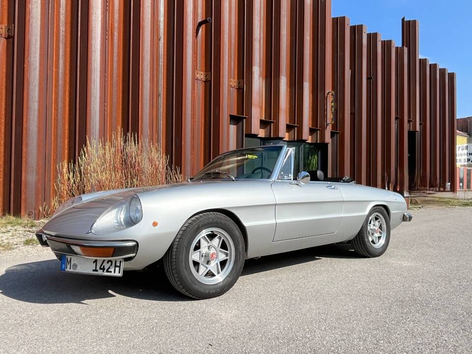Immagine 7/88 di Alfa Romeo 1750 Spider Veloce (1971)