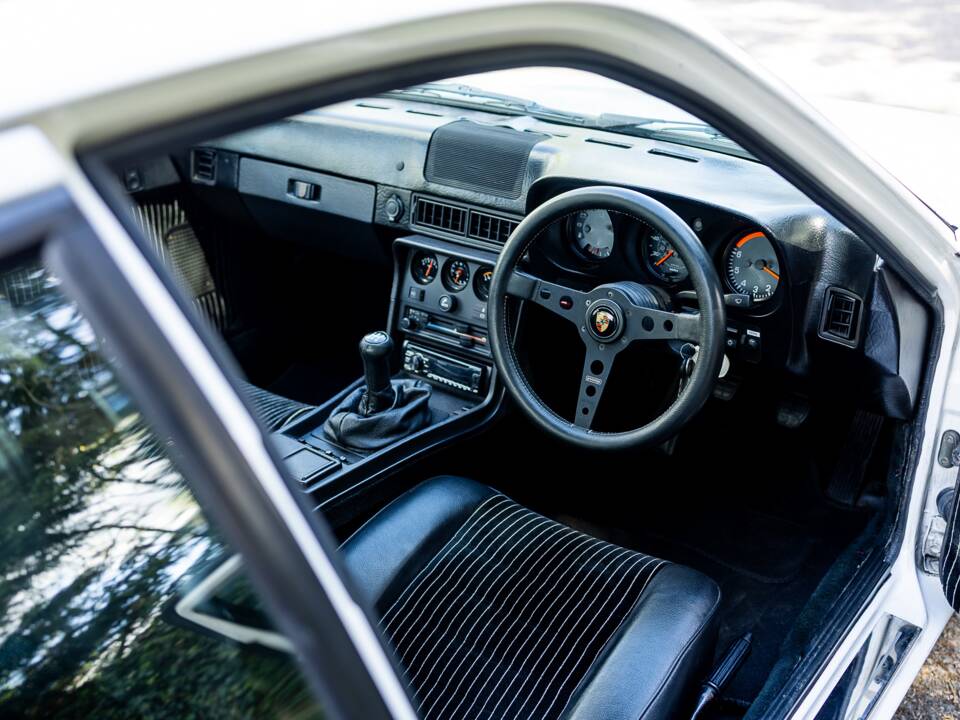 Image 24/50 de Porsche 924 S (1986)