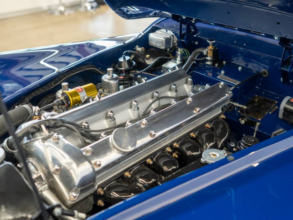 Immagine 19/62 di Jaguar XK 140 OTS (1954)