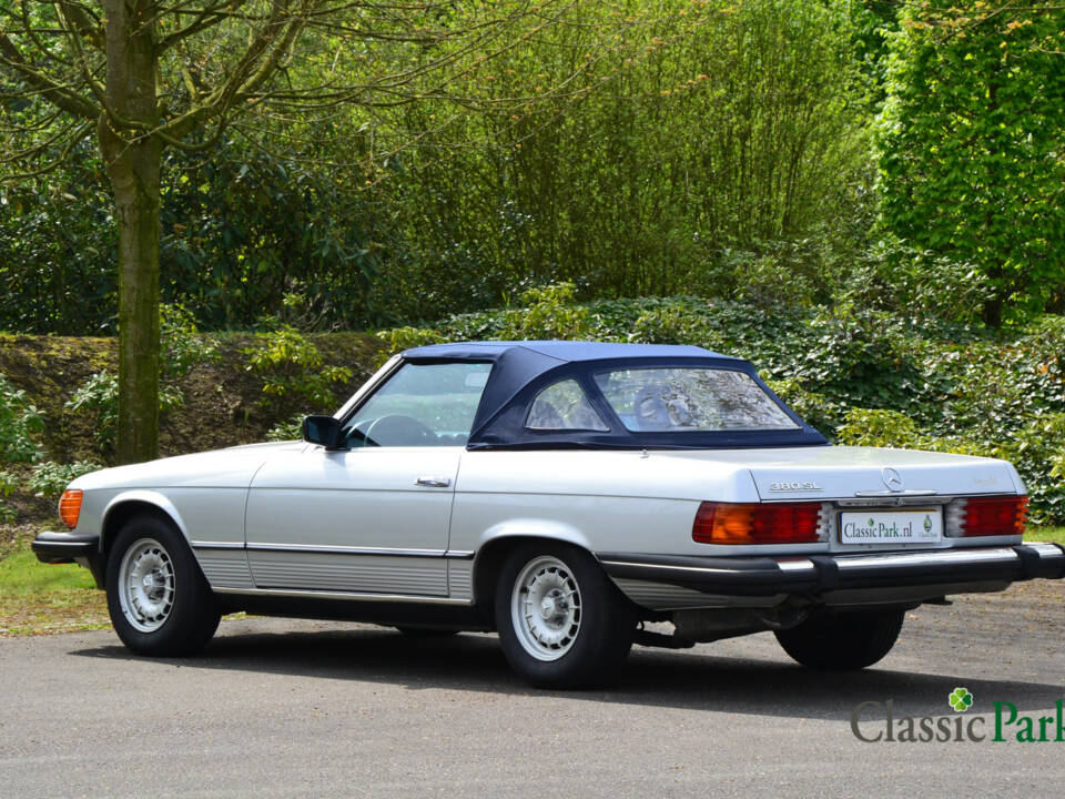 Image 6/50 of Mercedes-Benz 380 SL (1983)