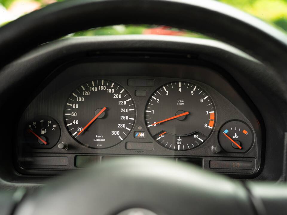 Bild 28/45 von BMW M5 (1992)