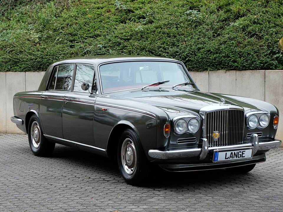 Image 3/48 of Bentley T 1 (1967)