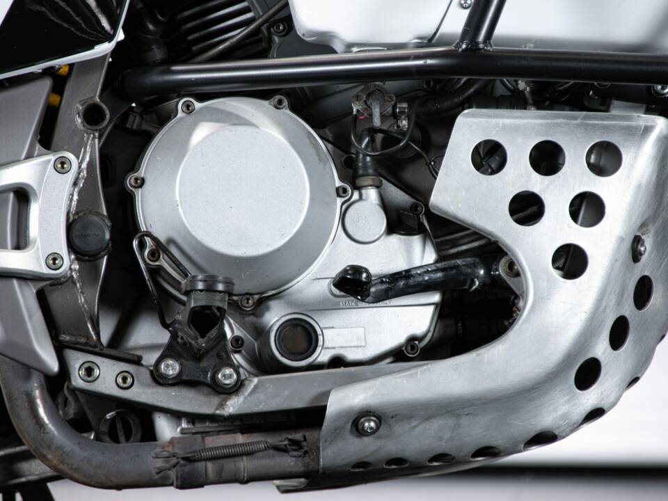 Image 31/50 of Cagiva E900 Elefant (1997)