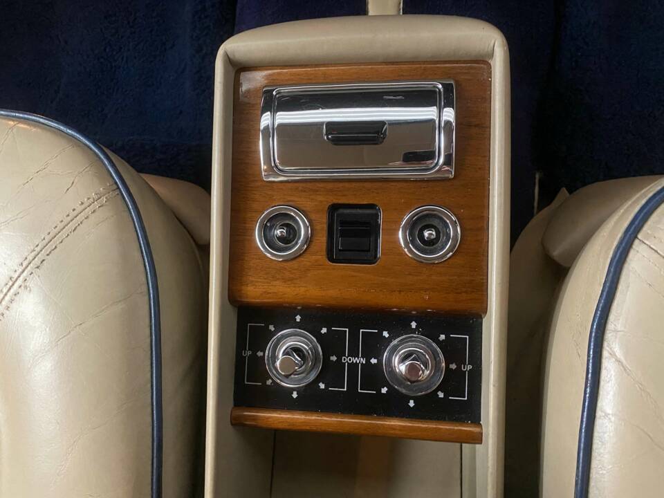 Image 19/20 of Bentley Eight (1985)